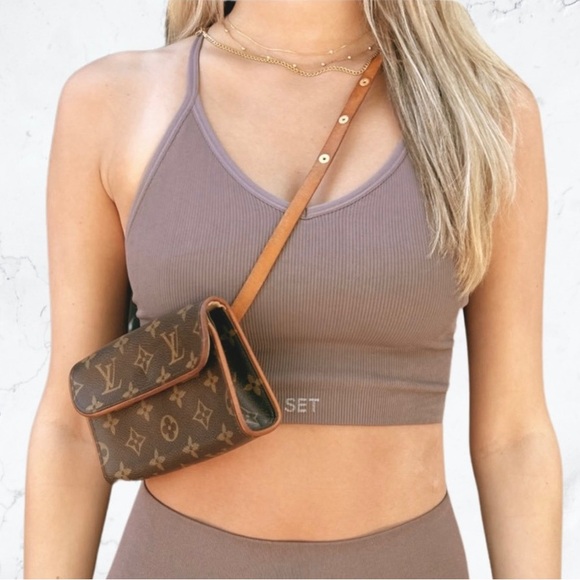 Louis Vuitton Florentine Belt Bag - Picture 2 of 16